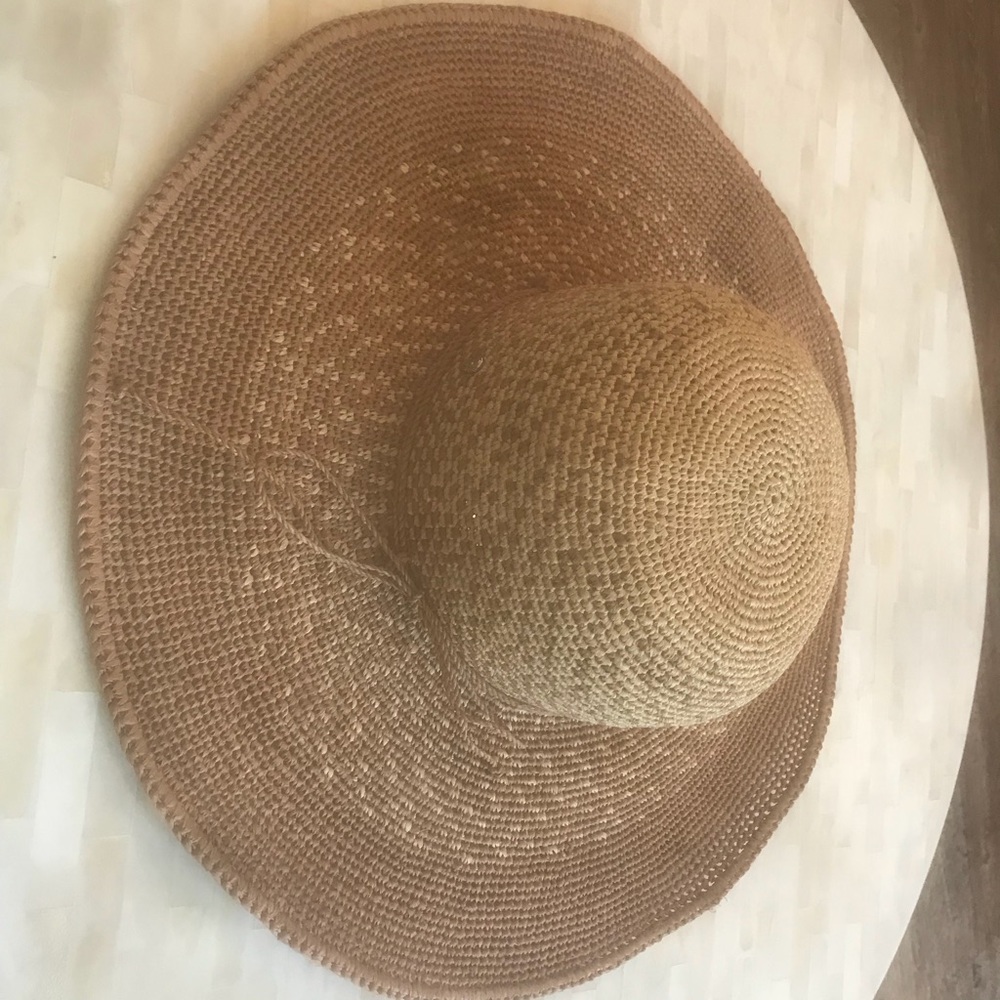 NWOT Classic Helen Kaminski Crochet Raffia Sun Hat